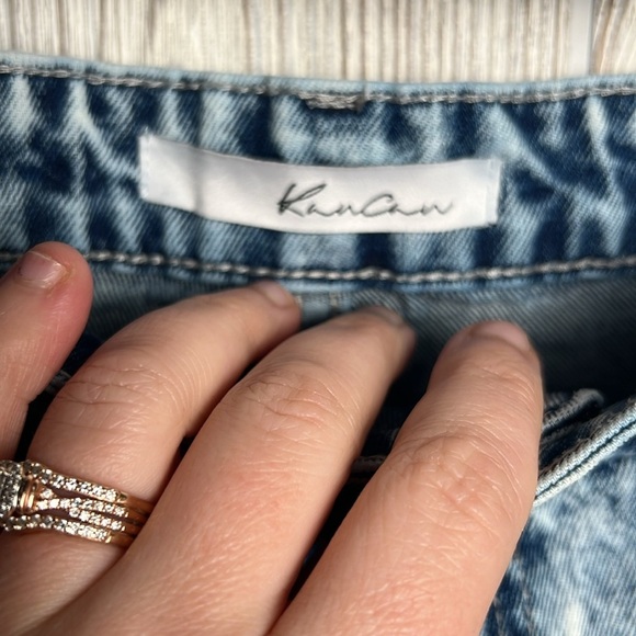 KanCan Acid Wash High Rise Mom Shorts Size 9/28 - Picture 4 of 6